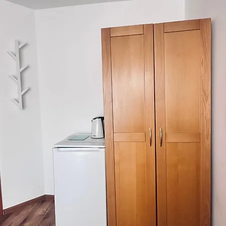 Ada & * كارفيا