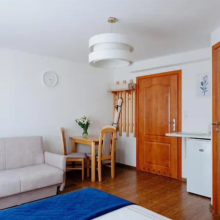 Ada & קארוויה