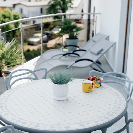 Ada & * קארוויה