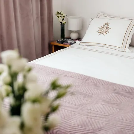 בית אירוח Ada & *