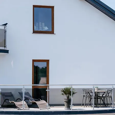 Ada & קארוויה