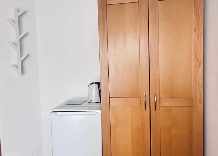 Ada & * كارفيا