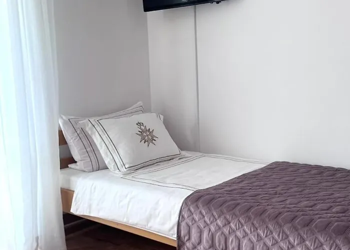 Rum i privatbostad Ada & *